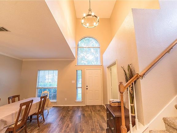 3rd image of 5606 Greenwich Dr
