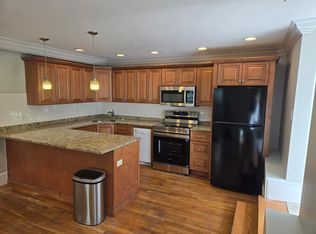 11 Salem St APT A, Woburn, MA 01801
