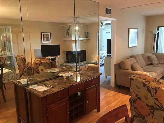 4th image of 105 Lakeview Way #5