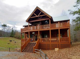 2556 Treehouse Ln, Sevierville, TN 37876