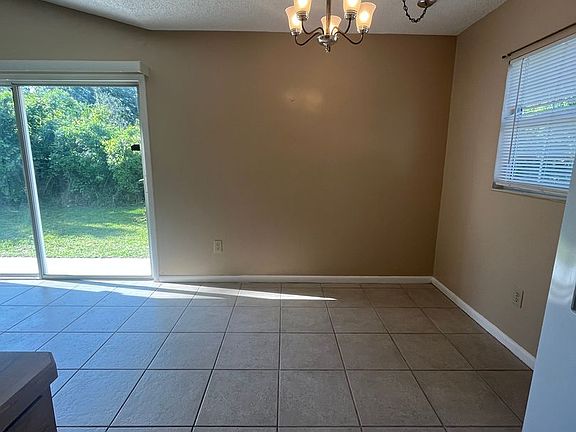 5th image of 10 Bradmore Ln #B