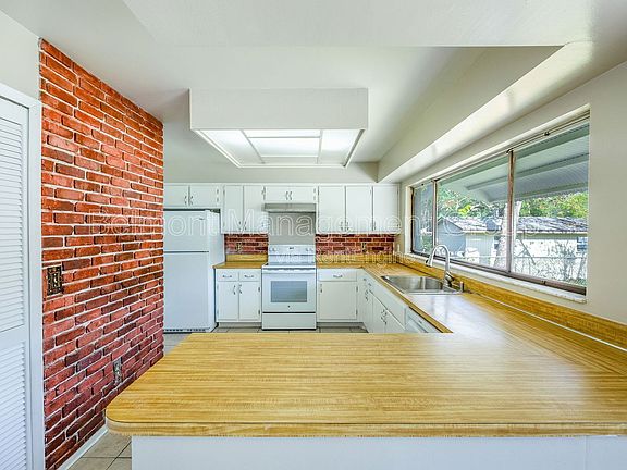 3rd image of 605 Antilla Ave