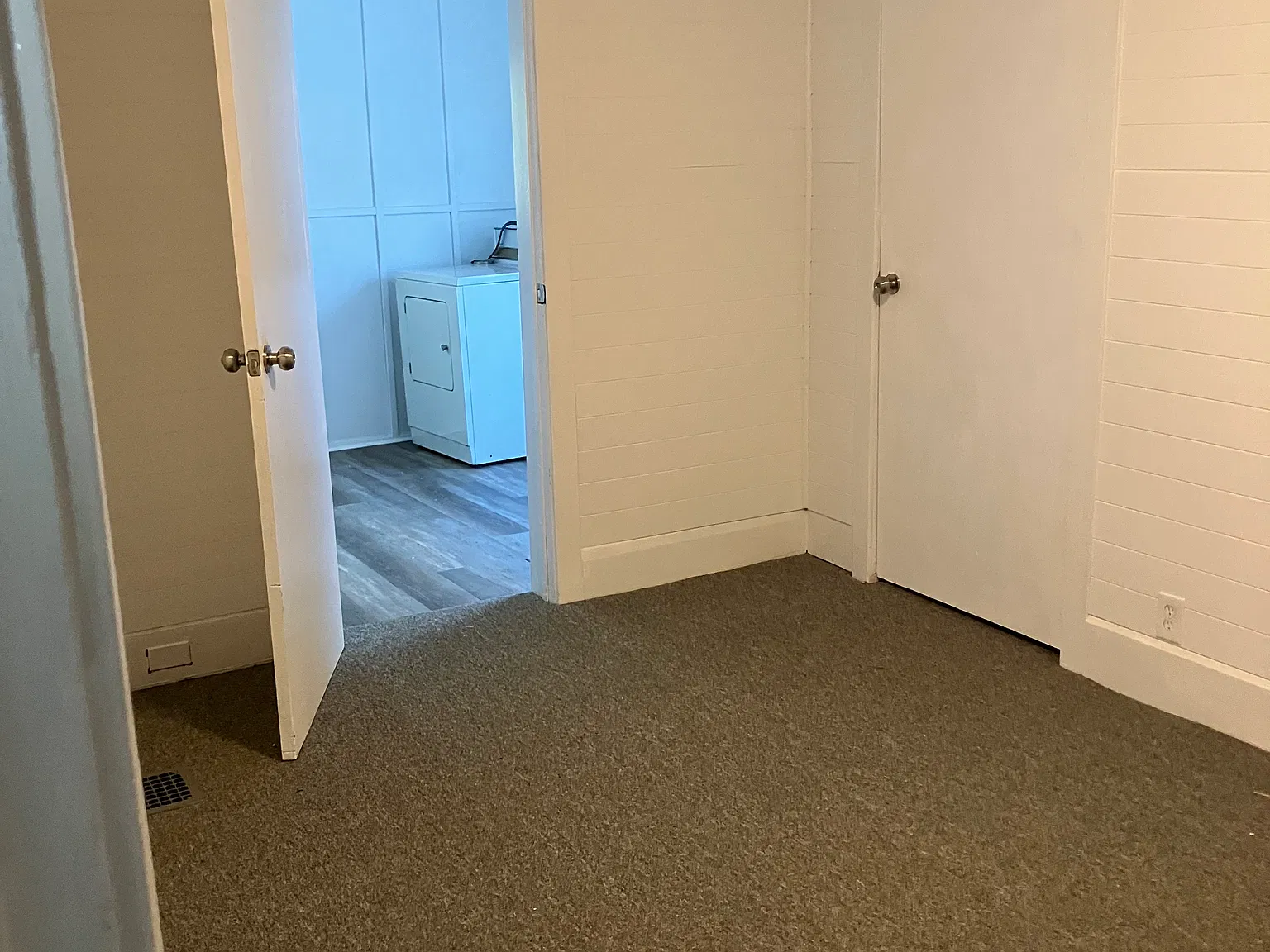 4 bed, 1.5 bath, 1200 sqft, $1,200 — Photo 3