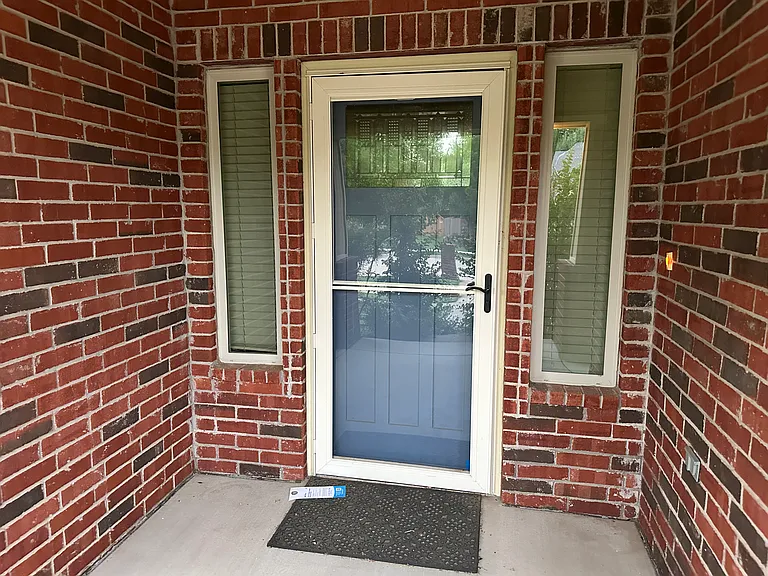 2709 Belmont Dr — Photo 3