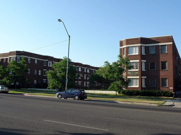 Broadway Apartments — Photo 18
