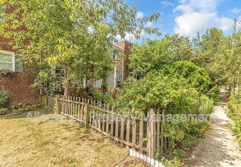525 E Alexandria Ave — Photo 10