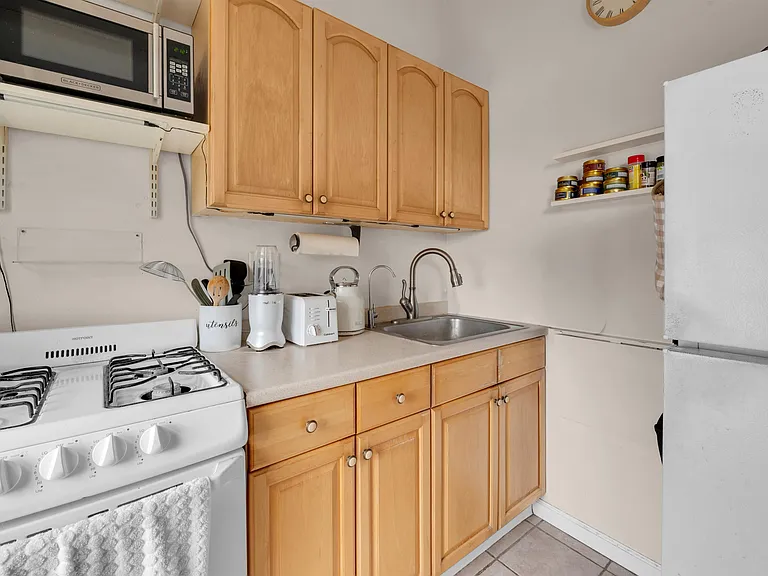 612 Hudson St #3 — Photo 7