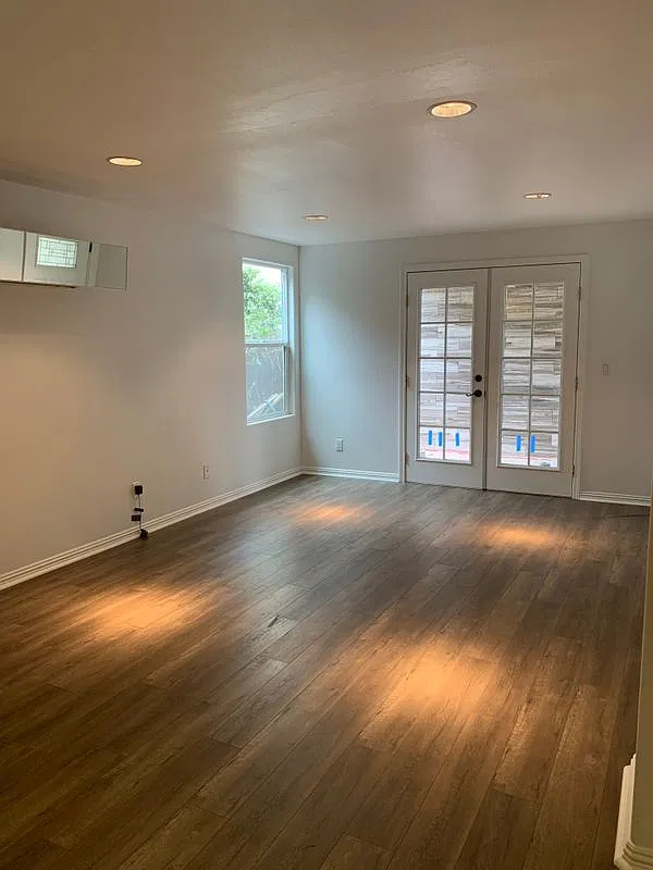 1 bed, 1.0 bath, 836 sqft, $2,795 — Photo 2