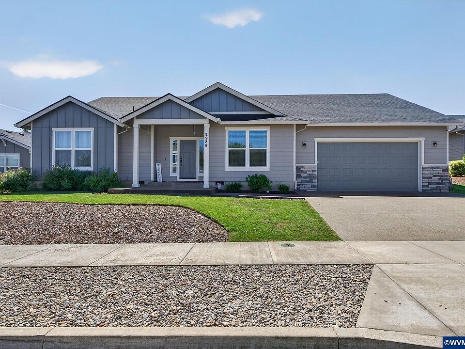 1st image of 2988 Clearwater Dr NE