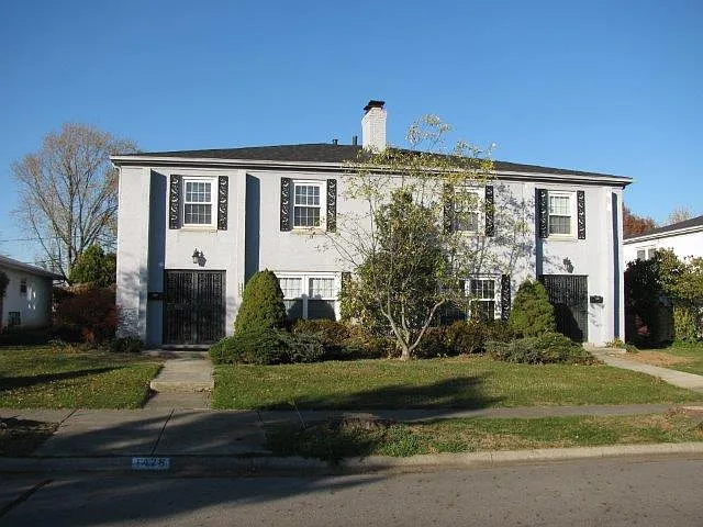 3 bed, 2.5 bath, 2100 sqft, $2,150 — Photo 2
