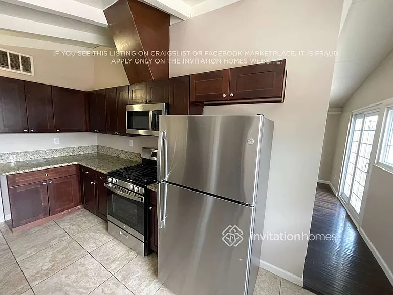 6452 Geyser Ave — Photo 10