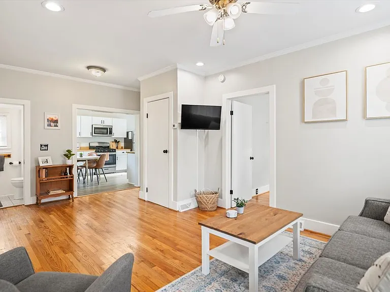 123 W Circular St #1 — Photo 9