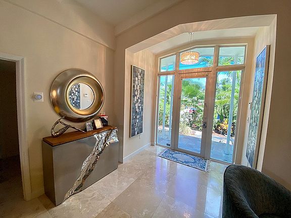 2nd image of 2549 Gulfstream Ln