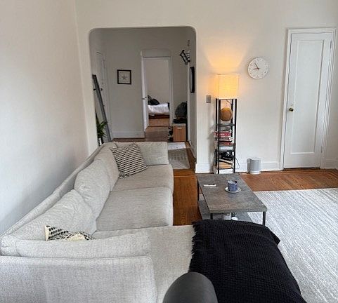3rd image of 27 E 94th St APT 3A