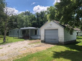 404 W Douglas St, New Douglas, IL