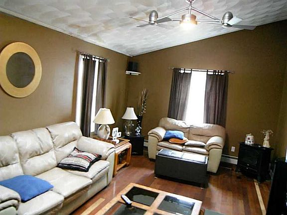 4th image of 26 Metcalf Ave