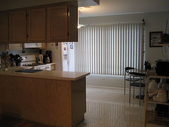 4th image of 139 Woodcutters Ln