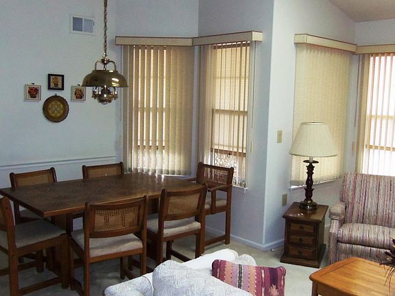 5th image of 1115 Thornbury Lane #B