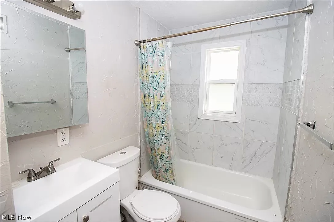 2 bed, 1000 sqft, $1,400 — Photo 4