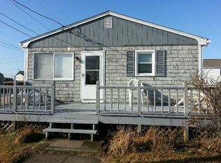 2 Arbeth Rd, Narragansett, RI 02879