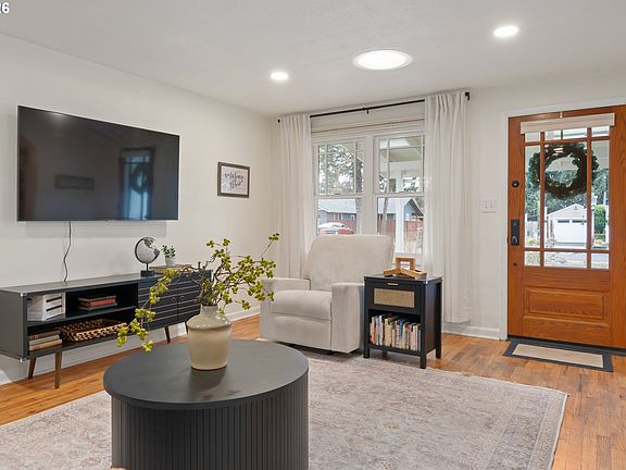 5th image of 2267 Willona Dr