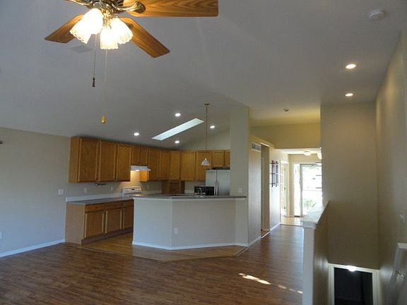 4th image of 10490 Falcon St
