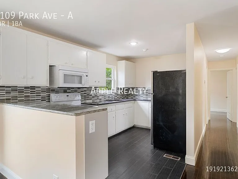1109 Park Ave #A — Photo 8