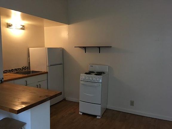4th image of 401 N Pennsylvania Ave APT C