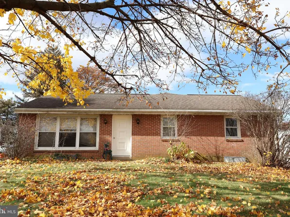 8 N Hollander Rd, Gordonville, PA 17529