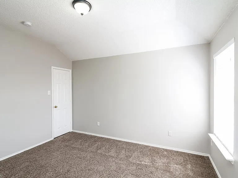 816 Parker Dr — Photo 13