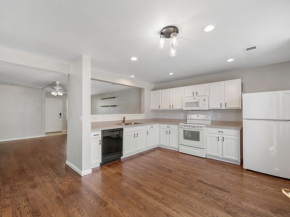 5th image of 11050 Gaylord St