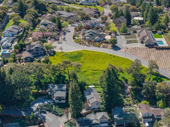 509 Larch Drive, Petaluma, CA 94952