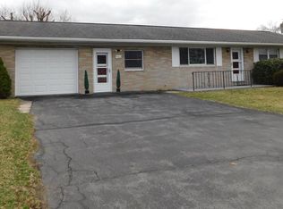 1569 Frank Rd, Chambersburg, PA 17202
