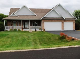 3902 Schuette Dr, Wonder Lake, IL 60097