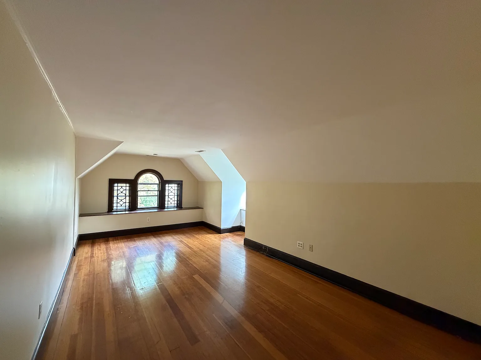 49 Garfield St — Photo 3
