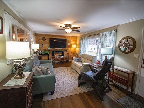 2nd image of 4715 S Crysler Dr