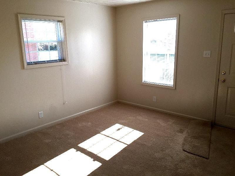 2nd image of 4000 Expo Ct APT C