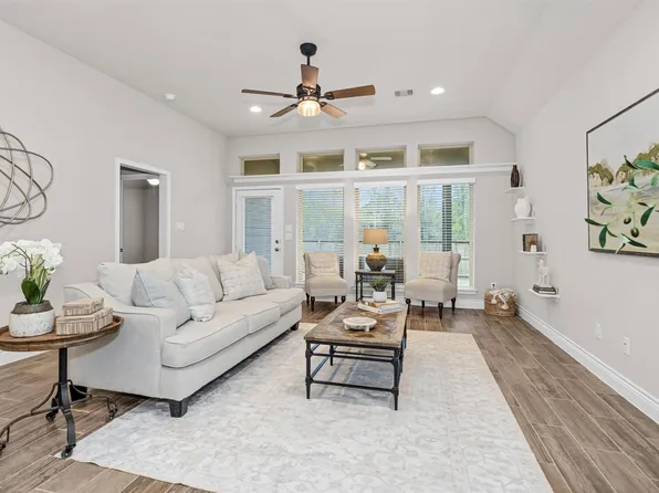 163 Greatwood Glen Dr, Montgomery, TX 77316