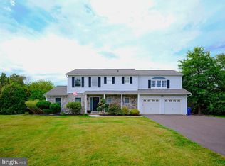 234 Crest Dr, Sellersville, PA 18960