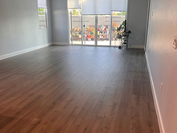 4th image of 533 Silver Cloud Ct