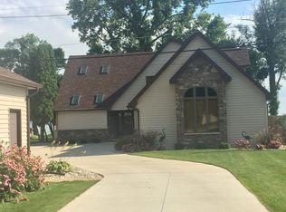 W6603 Firelane #7, Menasha, WI 54952
