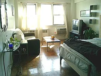 Rented by R New York