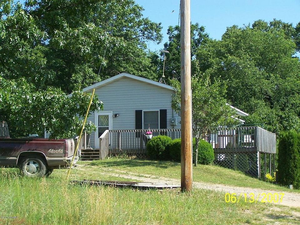 1st image of 1749 Fallasburg Park Dr NE