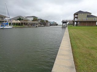 1165 Lagoon Dr, Crystal Beach, TX 77650