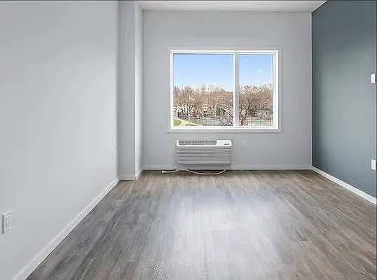 Rented by Elmekies Equities | media 18