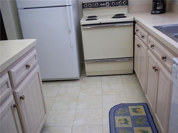 4th image of 401-B Finchley Ct #B