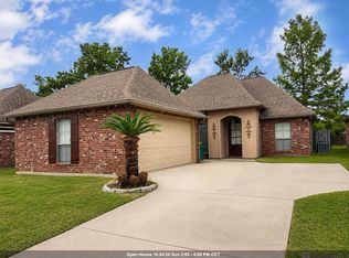 2567 Old Towne Rd, Zachary, LA 70791