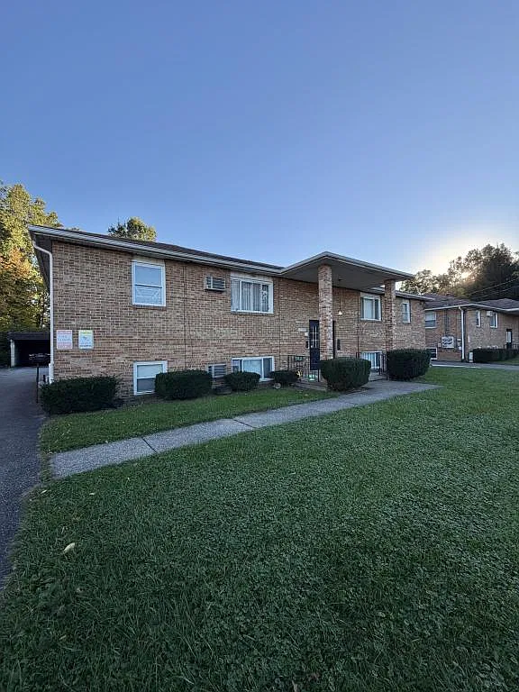 831 Moyer Ave. — Photo 1
