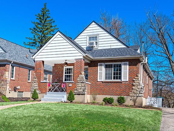 2nd image of 2560 Ridgeland Pl