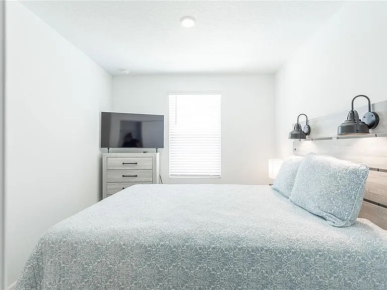 8473 Lunar Skye St — Photo 45
